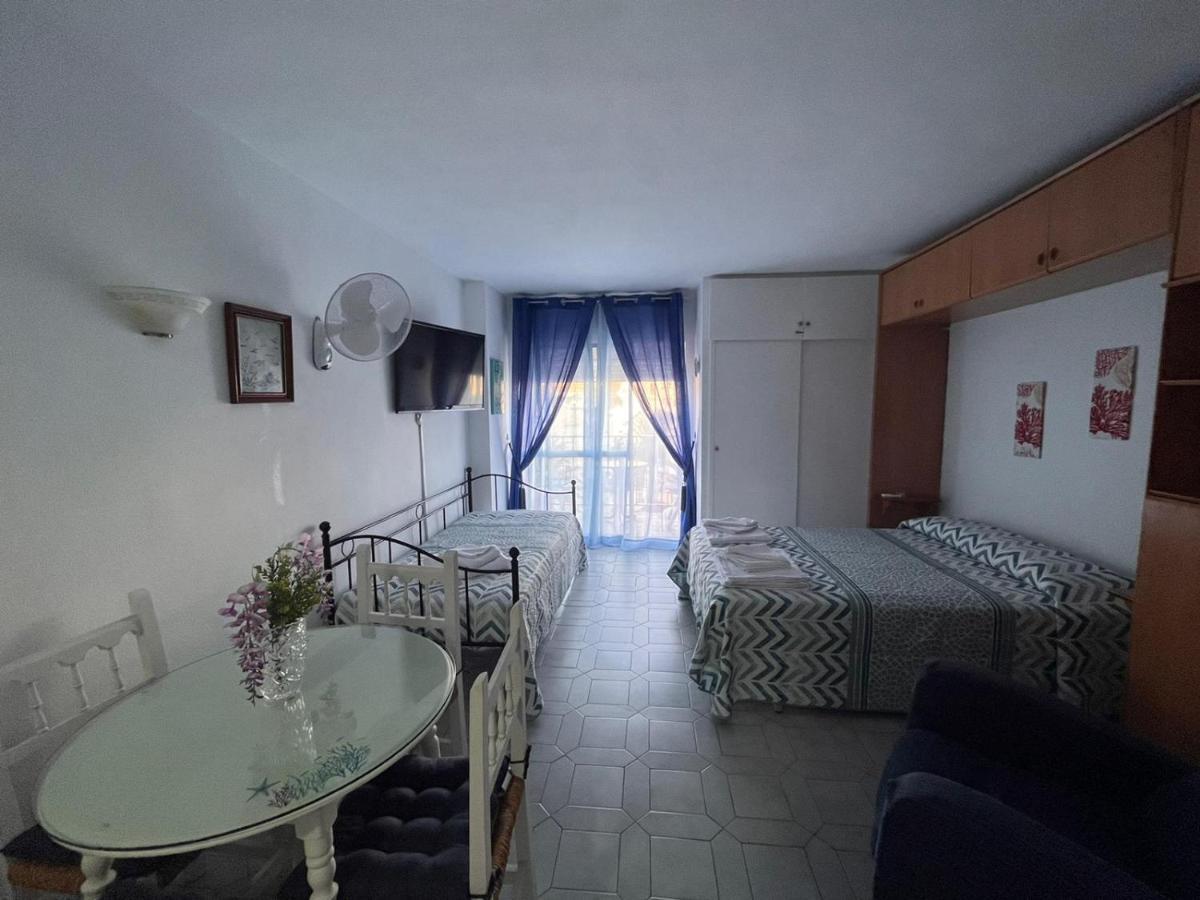 Minerva Holidays Estudio En Benalmadena Apartment Luaran gambar