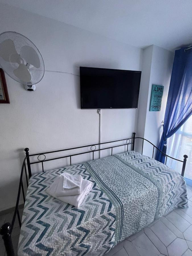 Minerva Holidays Estudio En Benalmadena Apartment Luaran gambar